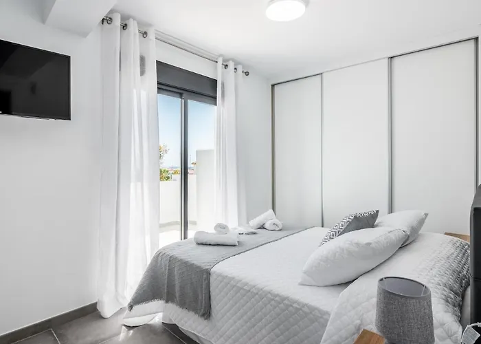 Atico En Casco Antiguo * מארבלה